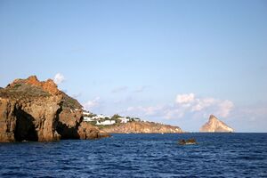 Äolische Inseln - Panarea - Blick auf Hauptort.jpg