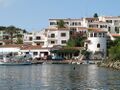 ganz rechts die Isla Mola, Turm+Nebengebäude = Club Nautico