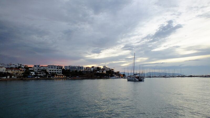 Datei:Angistri Megalochori 2.JPG