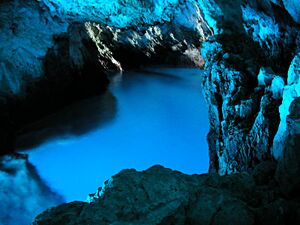 Bisevo blaue grotte 3.jpg