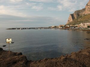 Blick über den Hafen von Süd.JPG