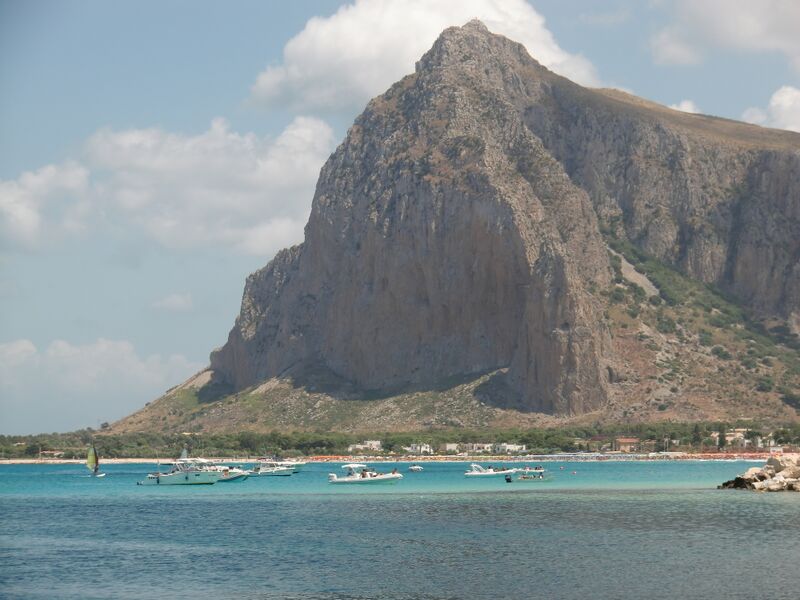 Datei:Bucht vor dem Hafen.JPG