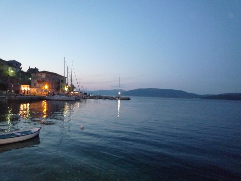 Datei:Cres Valun NAcht.JPG