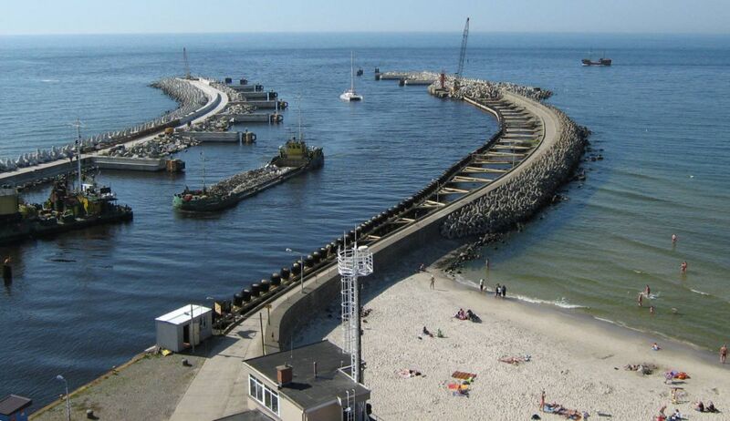 Datei:Hafeneinfahrt kollberg 2007.JPG