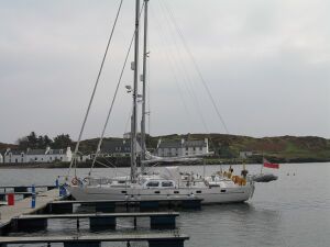 Islay-Port-Ellen-Schwimmsteg.JPG
