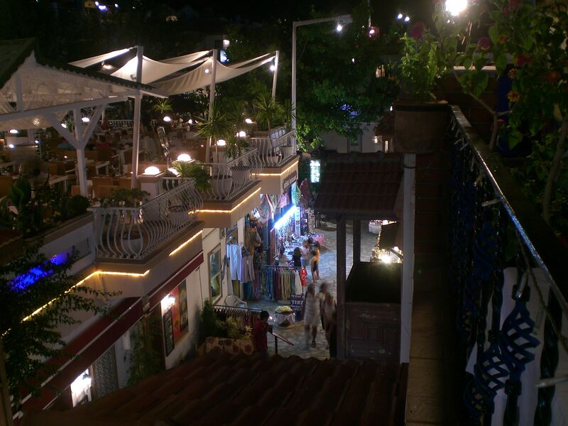 Datei:Kalkan Blick auf Gasse.JPG