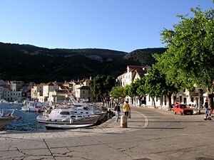 Komiza uferpromenade.jpg