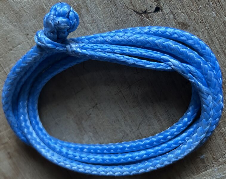Datei:LangerSoftSchaekel 4mmDyneema 1m.jpg