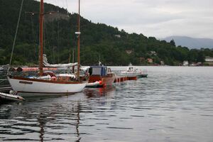 Norwegen - Fjelberg - Schwimmsteg.jpg
