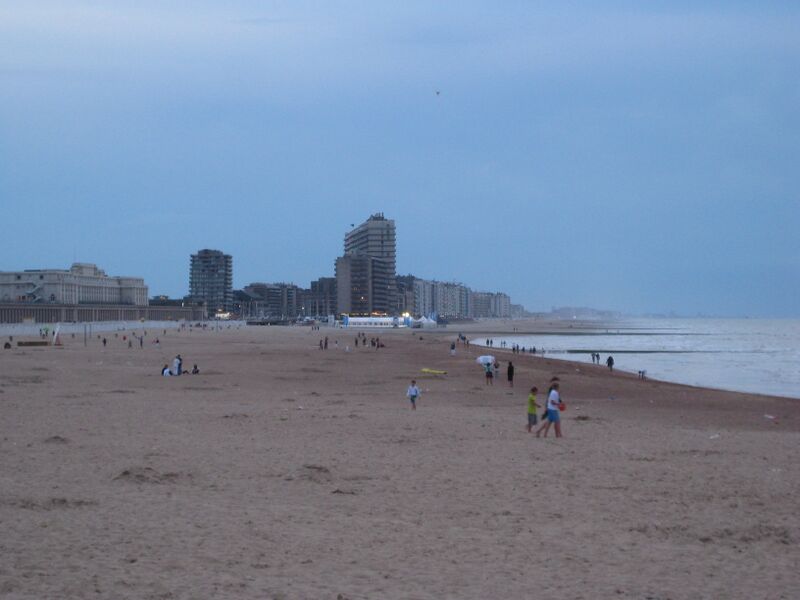 Datei:OostendeBeach.jpg