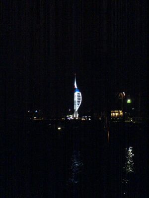 Porthmouth spinnaker tower bei nacht.jpg