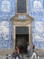 Landestypisch: Azuleijos an den Kirchen und bettelnde Zigeuner davor