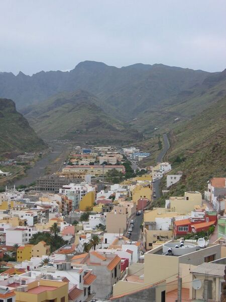 Datei:San Sebastian - Blick ins Hinterland.jpg