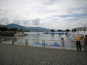 ZS33c Rapperswil Stadthafen 10.JPG